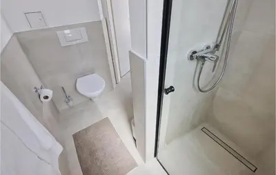 Kupaonica u objektu 1 Bedroom Stunning Apartment In Vodice