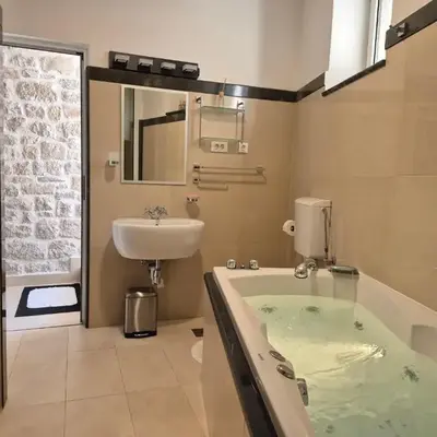 Saint James Apartment
