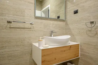 Kupaonica u objektu NEW, Luxury Villa for 8 with Heated Pool & Spectacular Sea Views