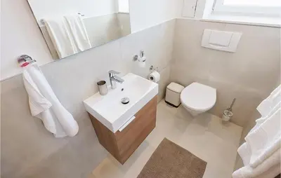 Kupaonica u objektu Nice Apartment In Vodice With Wifi