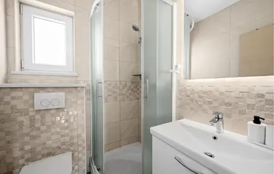 Kupaonica u objektu 2 Bedroom Pet Friendly Apartment In Razanj