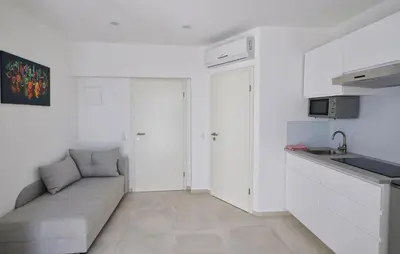 Kuhinja ili čajna kuhinja u objektu Beautiful Apartment In Vodice With Wifi - Csv361