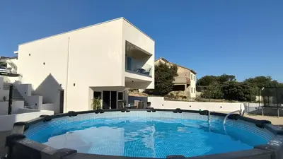 Bazen u objektu Vacation home Labudica near Šibenik, 3 sobe ili u blizini