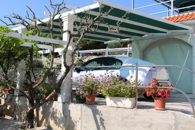 Vrt u objektu Seaside apartment Maja Bilo A3