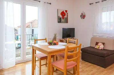 TV i/ili zabavni centar u objektu Apartments with parking space Vodice - 24808