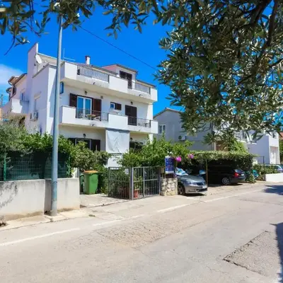 Apartments with parking space Vodice - 24808