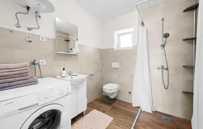 Kupaonica u objektu Cozy Apartment In Dragisici With Wifi