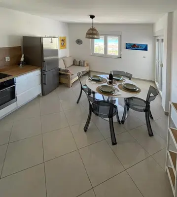 Kuhinja ili čajna kuhinja u objektu Sea Aldebaran Apartment with terrace and sea view