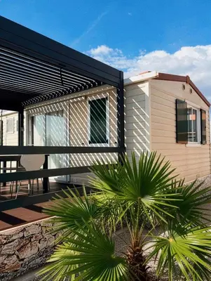 Zgrada u kojoj se nalazi turističko naselje