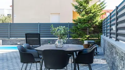 Bazen u objektu Villa S by Villas Guide ili u blizini