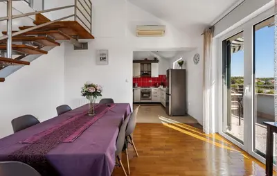 Kuhinja ili čajna kuhinja u objektu 1 Bedroom Cozy Apartment In Sibenik