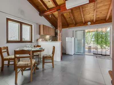 Kuhinja ili čajna kuhinja u objektu Holiday Home Agis by Interhome