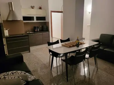 Kuhinja ili čajna kuhinja u objektu Villa Analena - Two Bedroom Apartment 3