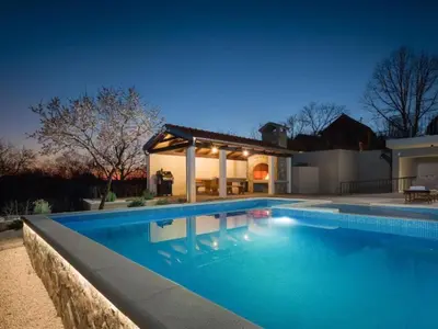 Bazen u objektu Villa Casa Di Pietra ili u blizini