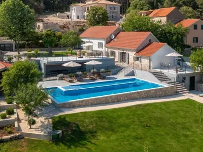 Bazen u objektu Villa Casa Di Pietra ili u blizini