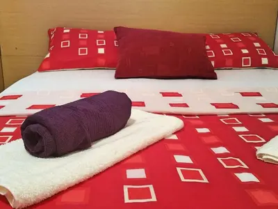 Krevet ili kreveti u jedinici u objektu Apartments Mateo - Studio Apartment - Red