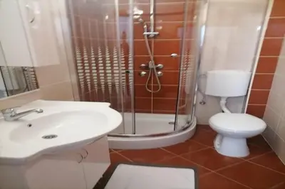 Kupaonica u objektu Apartments Libertas - One Bedroom Apartment with Balcony and Sea View - 9