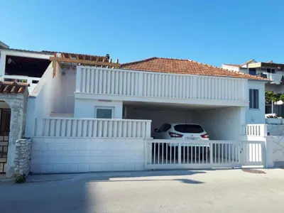 Zgrada u kojoj se nalazi apartman