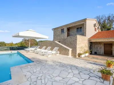 Bazen u objektu Holiday Home Stari Dvori ili u blizini