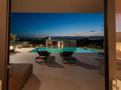 Bazen u objektu Villa Freedom - Five Bedroom House with Balcony ili u blizini