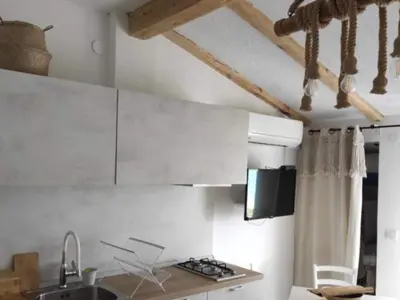 Kuhinja ili čajna kuhinja u objektu Modern Beachfront Apartments near ibenik - Classic Studio Apartment with Balcony and Sea View