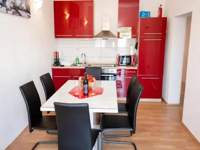 Kuhinja ili čajna kuhinja u objektu One Bedroom Apartment With Terrace A1
