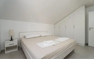 Krevet ili kreveti u jedinici u objektu 3 Bedroom Amazing Home In Tribunj