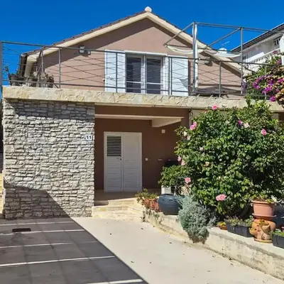 3 Bedroom Amazing Home In Tribunj