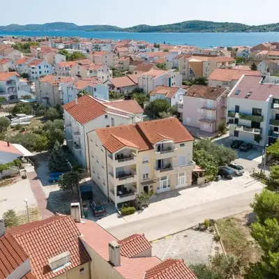 Apartments with parking space Srima - Vodice