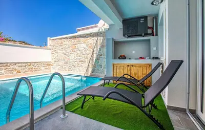 Bazen u objektu Beautiful Home In Murter ili u blizini