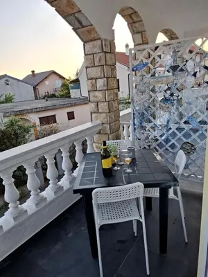 Balkon ili terasa u objektu Apartmani Jambriško Pirovac