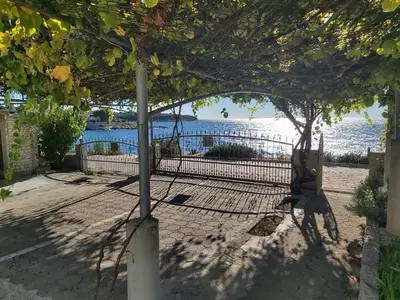 Pogled na rijeku u blizini vikendica