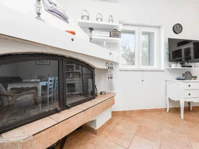 Kuhinja ili čajna kuhinja u objektu One Bedroom House with Terrace and Pool