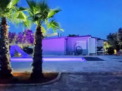 Vrt u objektu Standard Two Bedroom Mobile Home with Terrace and Sea View Br3