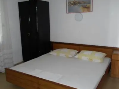 Krevet ili kreveti u jedinici u objektu Apartments Miki Rogoznica - Comfort Two Bedroom Apartment with Terrace