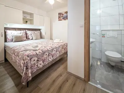 Kupaonica u objektu Holiday Home Vinovac by Interhome