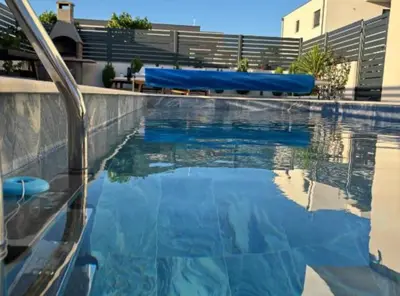 Bazen u objektu Elegant Villa Ilma with Pool ili u blizini