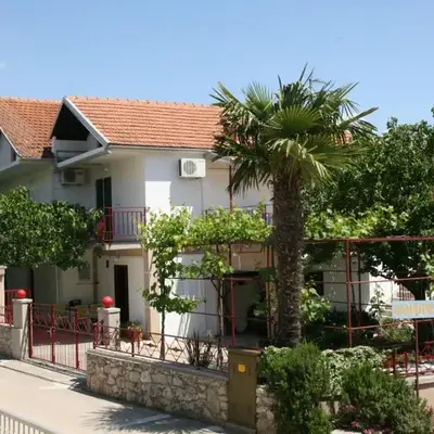 Apartments with parking space Vodice - 12721
