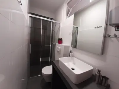 Kupaonica u objektu Apartments with WiFi Sibenik - 16170