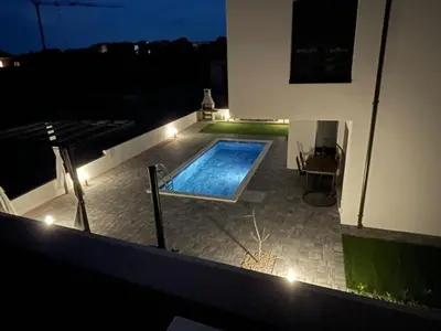 Bazen u objektu Elegant Villa Ilma with Pool - Villa With Pool ili u blizini