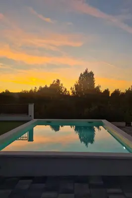 Bazen u objektu Family friendly house with a swimming pool Dubrava by Sibenik - Dubrava kod Sibenika, Sibenik - 24950 ili u blizini