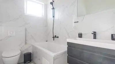 Kupaonica u objektu Holiday home Iva by Villas Guide