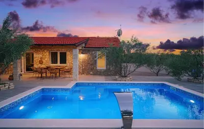 Bazen u objektu Lovely Home In Vodice ili u blizini