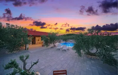 Bazen u objektu Lovely Home In Vodice ili u blizini