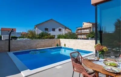Bazen u objektu Nice Home In Brodarica ili u blizini