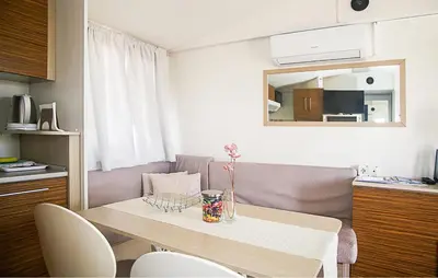 Kuhinja ili čajna kuhinja u objektu Gorgeous Stacaravan In Drnis With Wifi