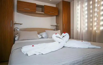 Krevet ili kreveti u jedinici u objektu Beautiful Stacaravan In Drnis With Wifi