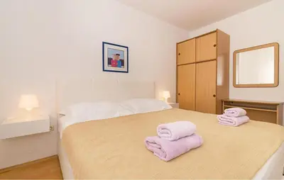 Krevet ili kreveti u jedinici u objektu Amazing Apartment In Pirovac With Wifi
