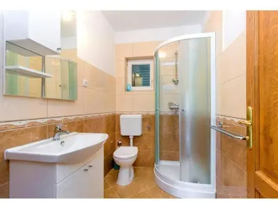 Kupaonica u objektu Four Bedroom Villa with the pool