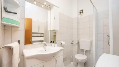 Kupaonica u objektu Holiday home Neda by Villas Guide